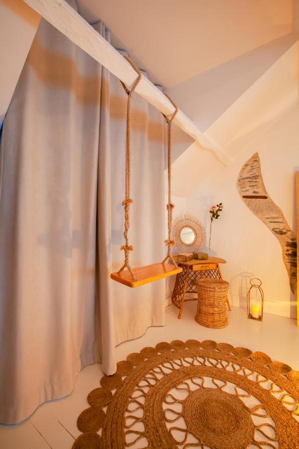 Love Room Boheme Les Petits Plaisirs อองเชร์ ภายนอก รูปภาพ