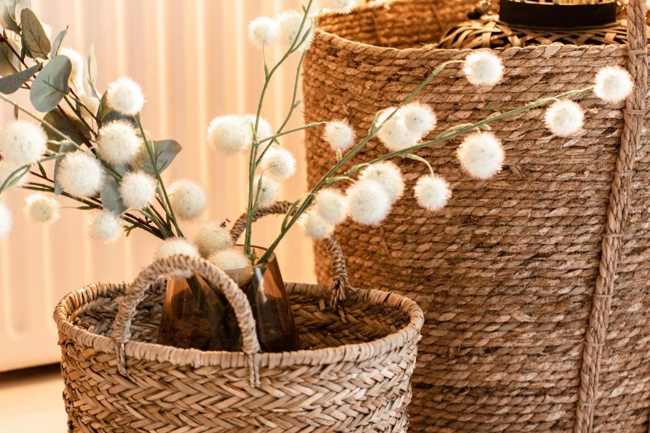 Love Room Boheme Les Petits Plaisirs อองเชร์ ภายนอก รูปภาพ