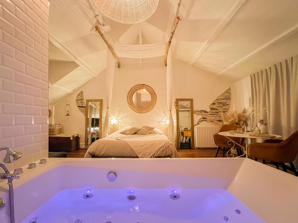 Love Room Boheme Les Petits Plaisirs อองเชร์ ภายนอก รูปภาพ
